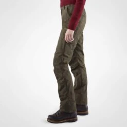 FJÄLLRÄVEN KARLA PRO WINTER TROUSERS W Damen - Trekkinghose Oliv-dunkelgrün -FJÄLLRÄVEN Verkäufe 310037019 c karla pro winter trousers fjaellraeven 1
